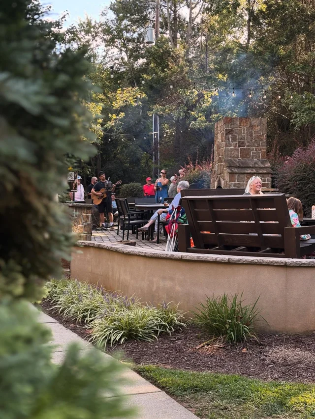 Weekends are better at Oaklore. Live music every Saturday night, plenty of pours to explore, and weather perfect for sipping outside 🥃🎶

This Saturday @jdrossmusic and @lilrissmusic will be with us from 6-9pm!
➡️ Scroll to the end to hear their take on a classic